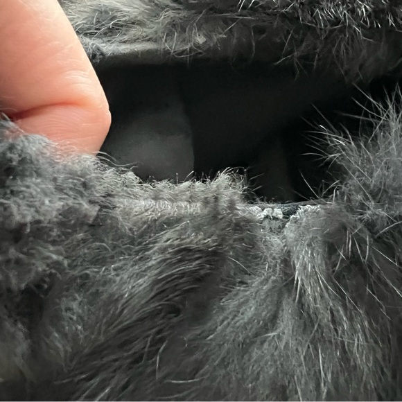 Adrienne Landau genuine rabbit fur vest in charcoal gray. - Picture 12 of 13